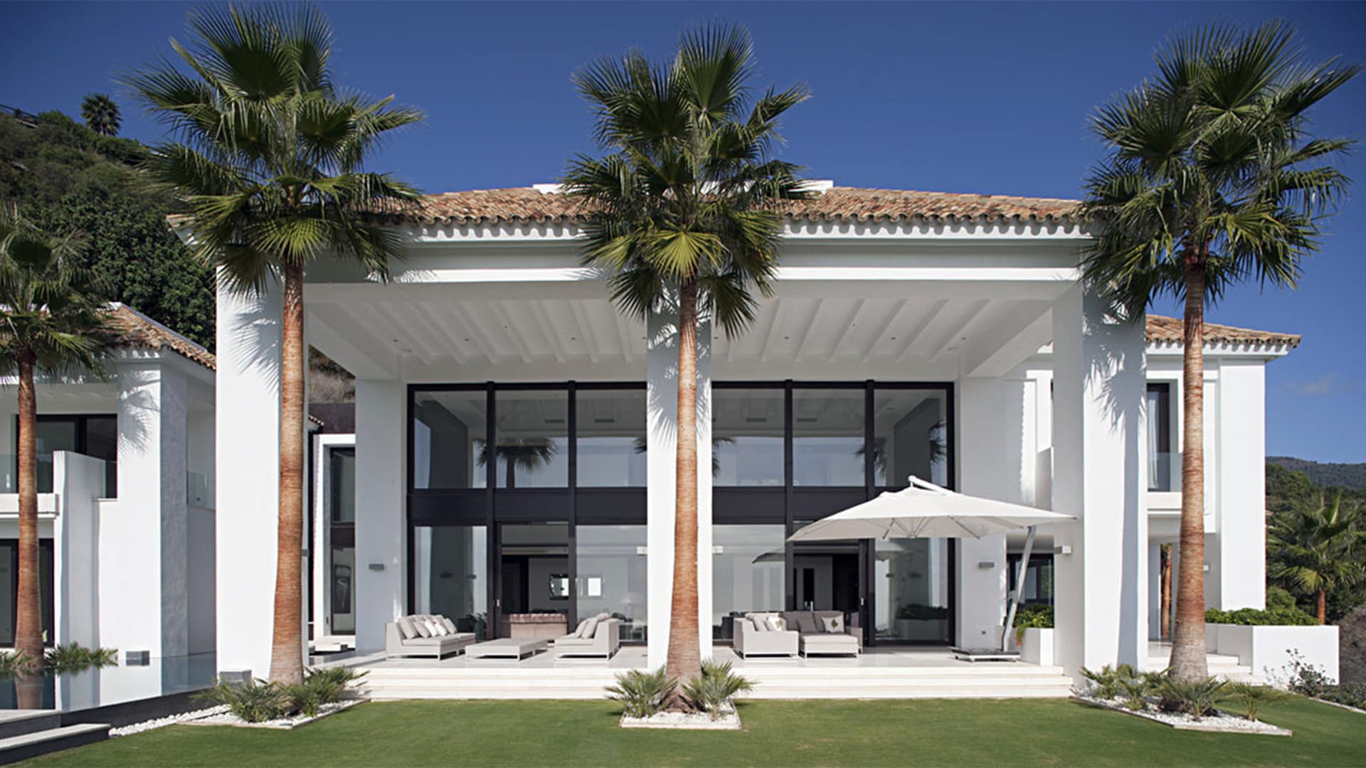 HEADER-tino-proyectos-villa-lujo-zagaleta-marbella-exteriores-crema-bianco-2 copia