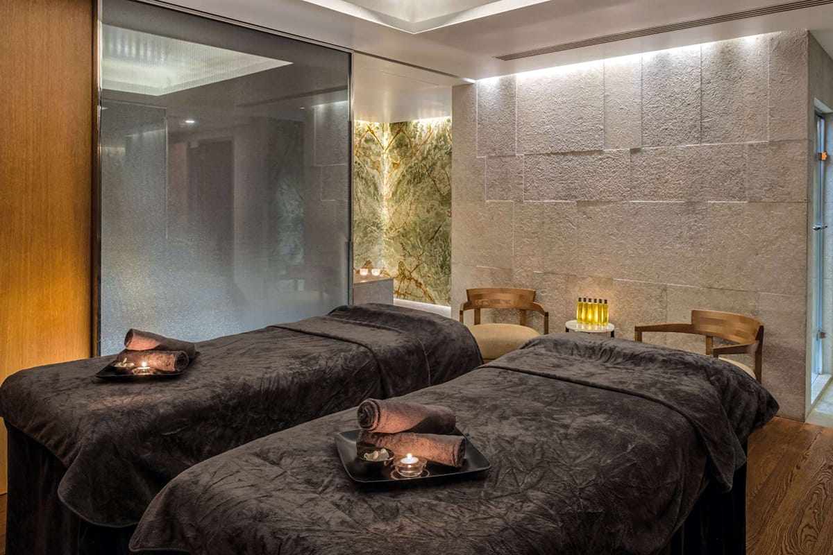 image6-r-tino-proyectos-hotel-bvlgari-londres-sala-masajes-grey-osiris-onyx-verde-raiz