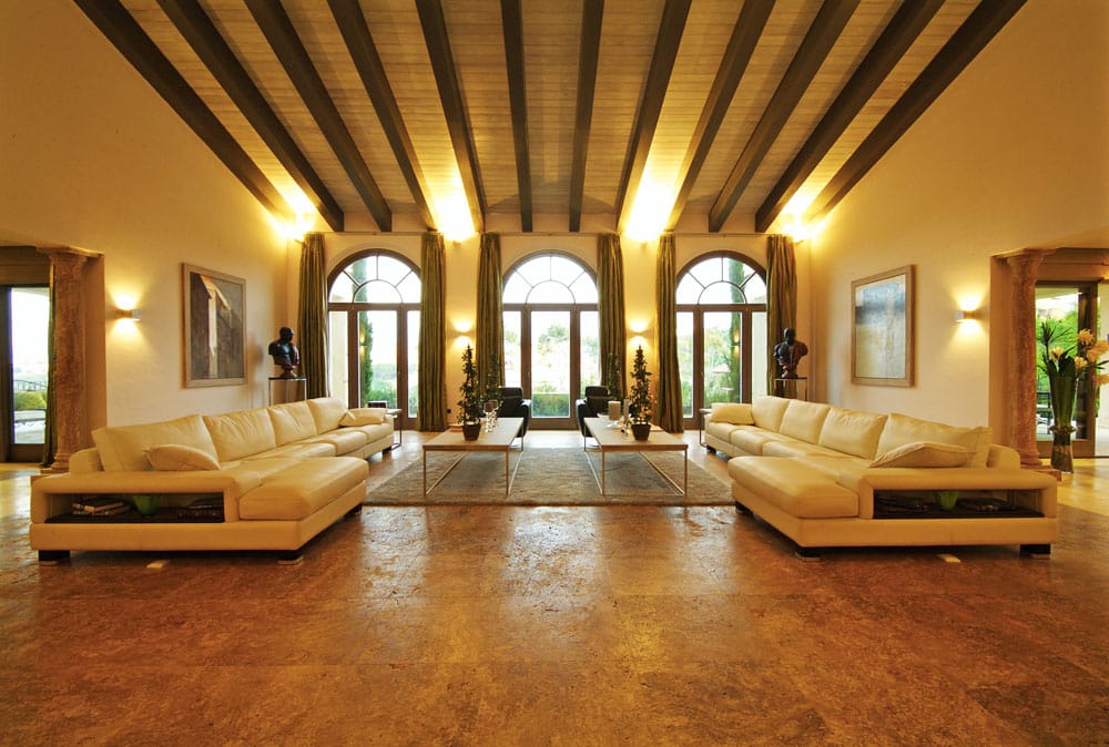 Decoración clásica con travertino en Sotogrande - Classic decoration with Travertine in Sotogrande