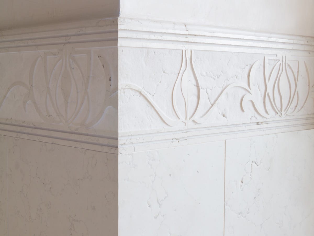Blanco Perlino White - NH Sotogrande - Columna - Relieve - Column - Stairs - Reliefs