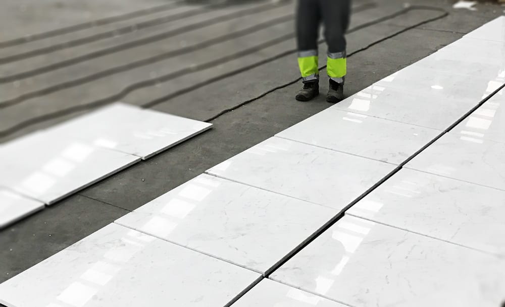 Extendido en seco de revestimientos de mármol