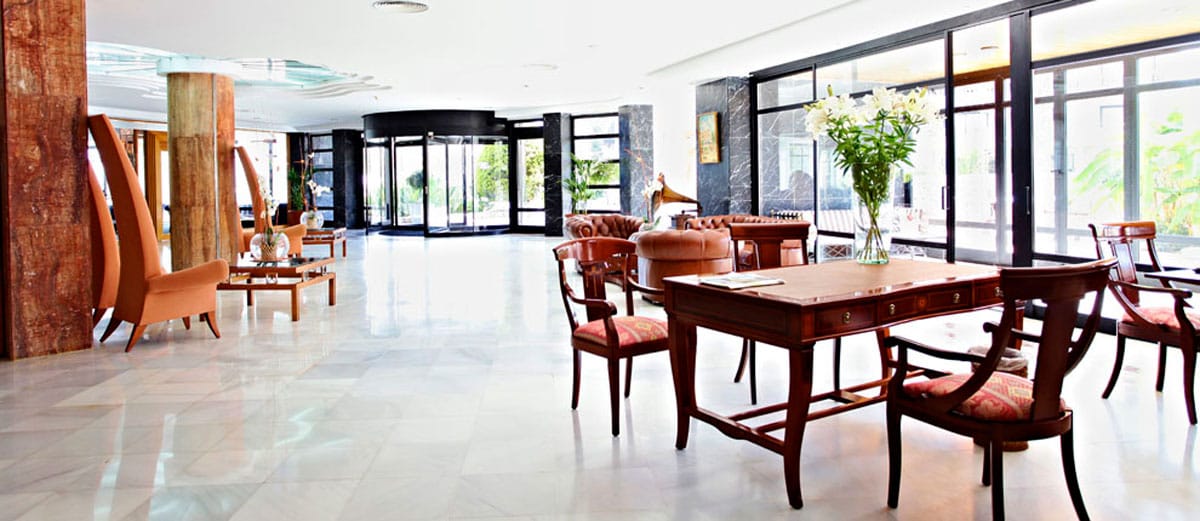 tino-proyectos-hotel-serrano-palace-mallorca-interiores-blanco-macael-negro-marquina-2