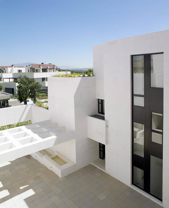 Fachada piedra caliza blanca Caliza Luna - White limestone facade Caliza Luna
