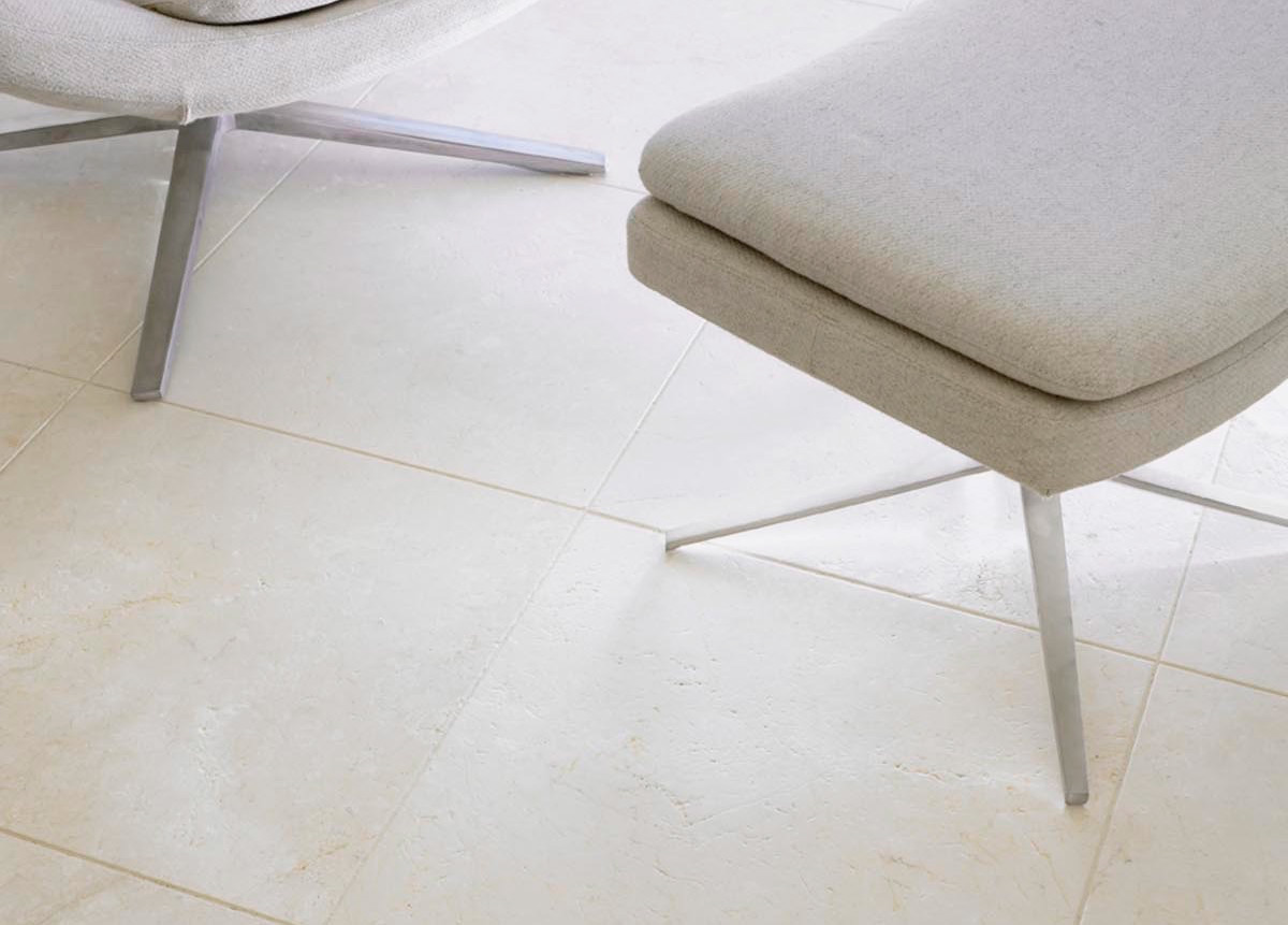 Suelo de mármol crema apomazado – Polished beige marble floor Suelo de mármol crema apomazado - Polished beige marble floor