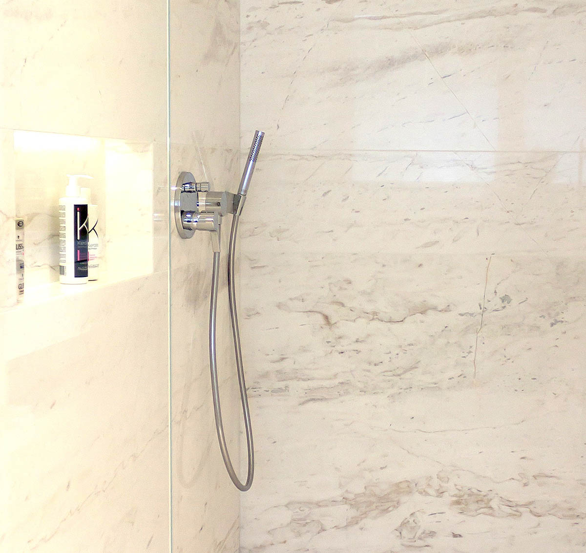 Acabado pulido – Mármol Blanco Atenea – Atenea White marble – Polished finish Acabado pulido - Mármol Blanco Atenea - Atenea White marble - Polished finish