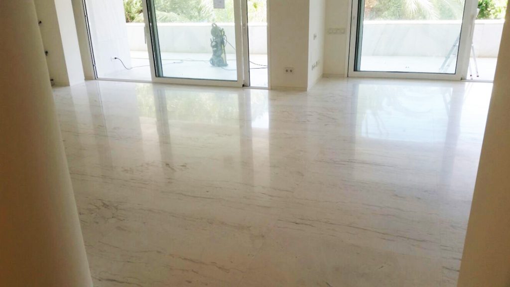 Pulir un suelo de mármol - Polishing a marble floor Pulir un suelo de mármol - Polishing a marble floor