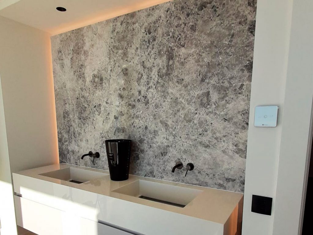 bano_gris_pacifico2 Revestimiento de mármol Gris Pacífico para el baño - Pacific Grey marble bathroom cladding