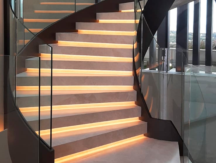 Escalera de mármol con iluminacón - Marble staircase with lighting Escalera de mármol con iluminacón - Marble staircase with lighting