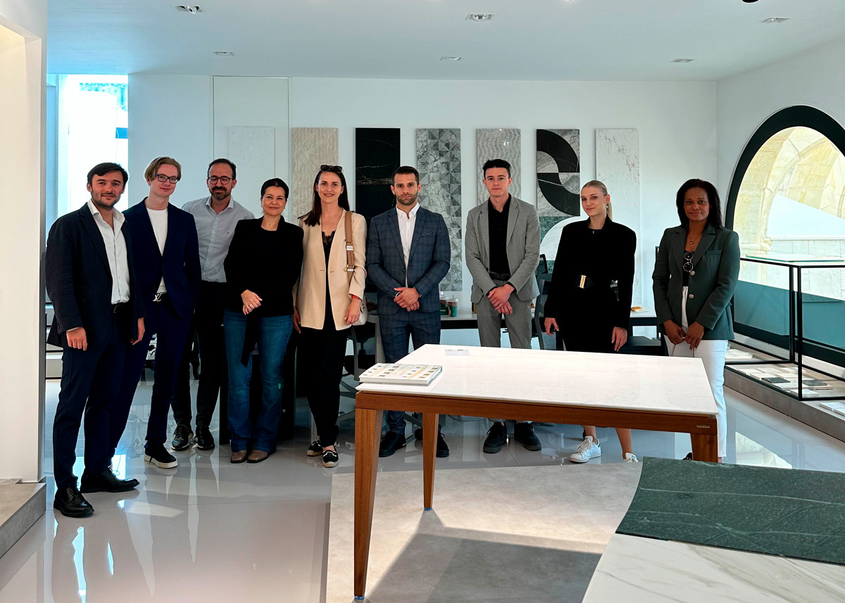 Drumelia visita nuestro showroom en Marbella