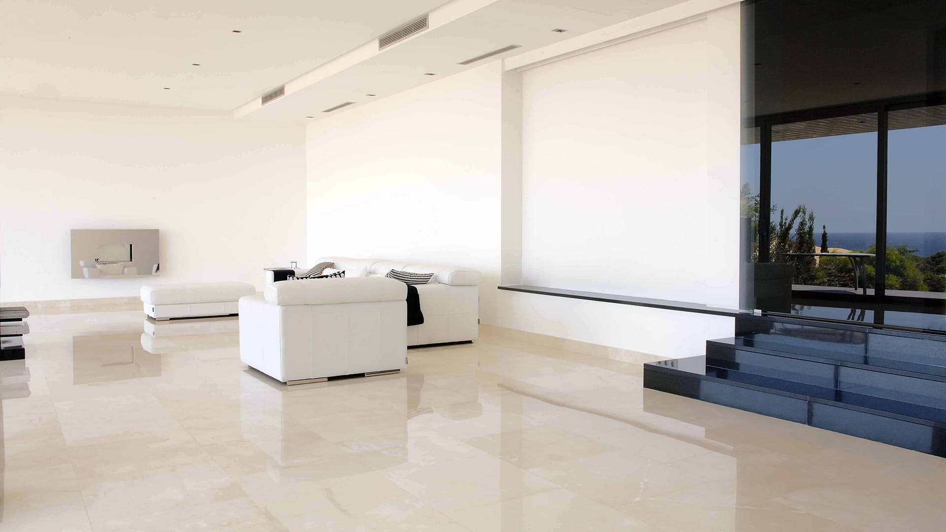 HEADER-tino-proyectos-villa-lujo-milanas-mallorca-banos-crema-marfil-granito-negro