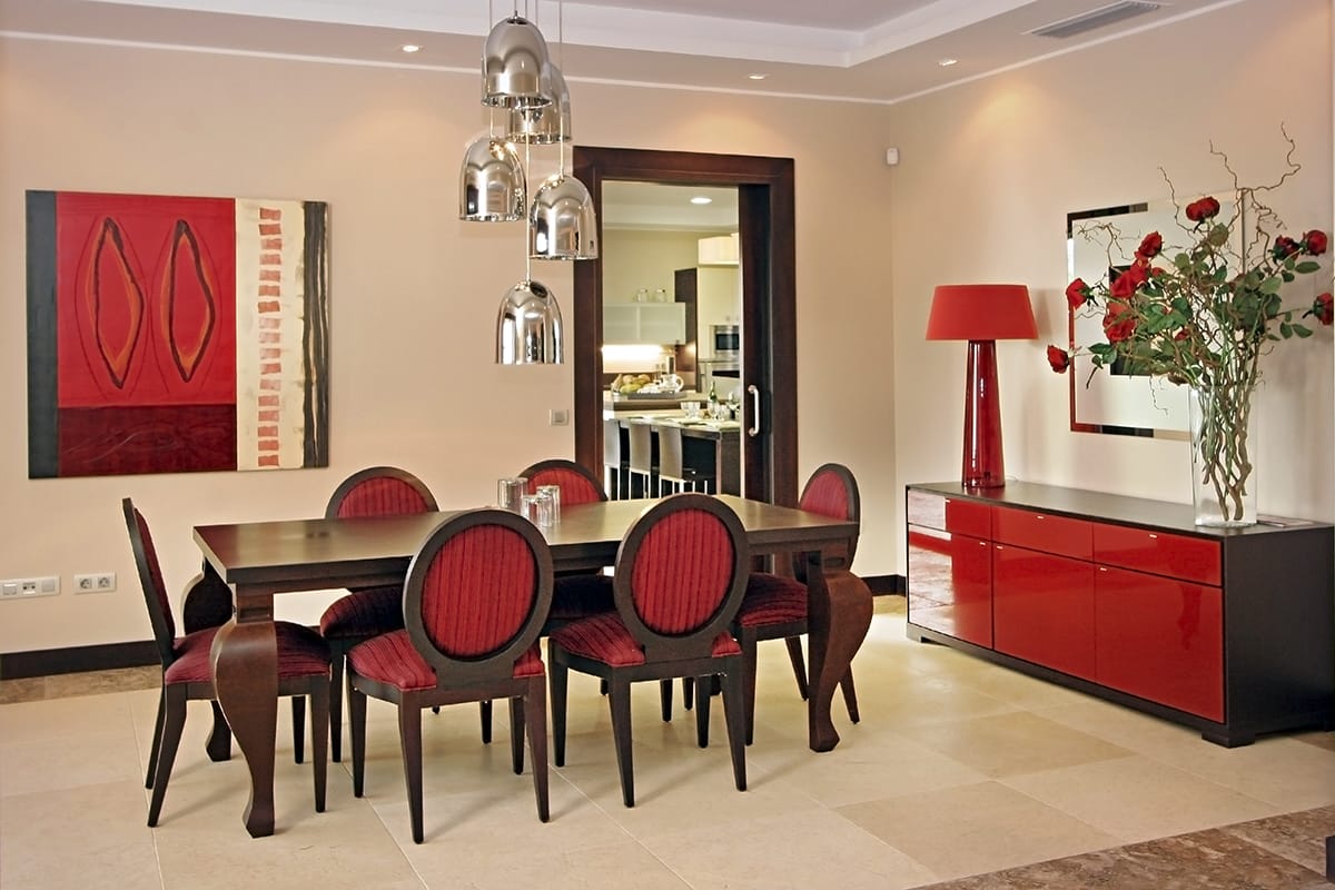 image3-tino-proyectos-villa-lujo-mairena-marbella-comedor-crema-golden